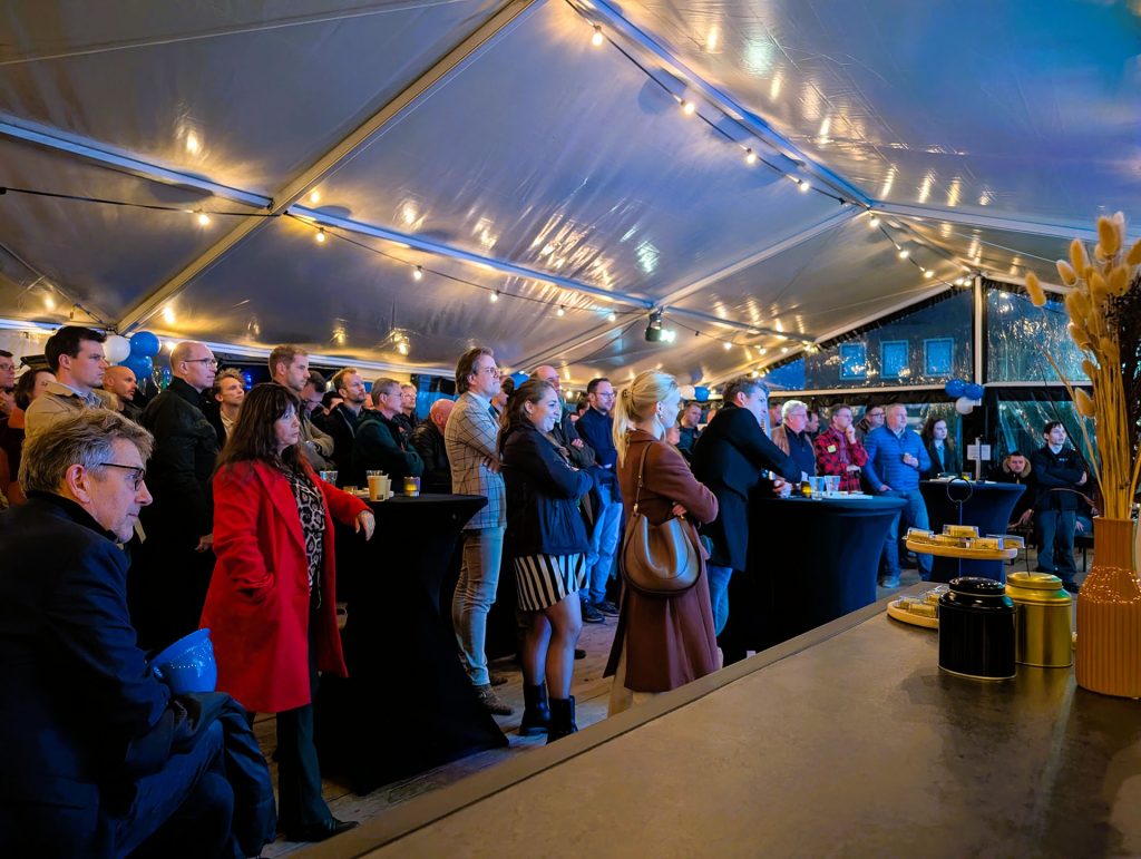 Nr 12 van foto-slide onderaan pagina