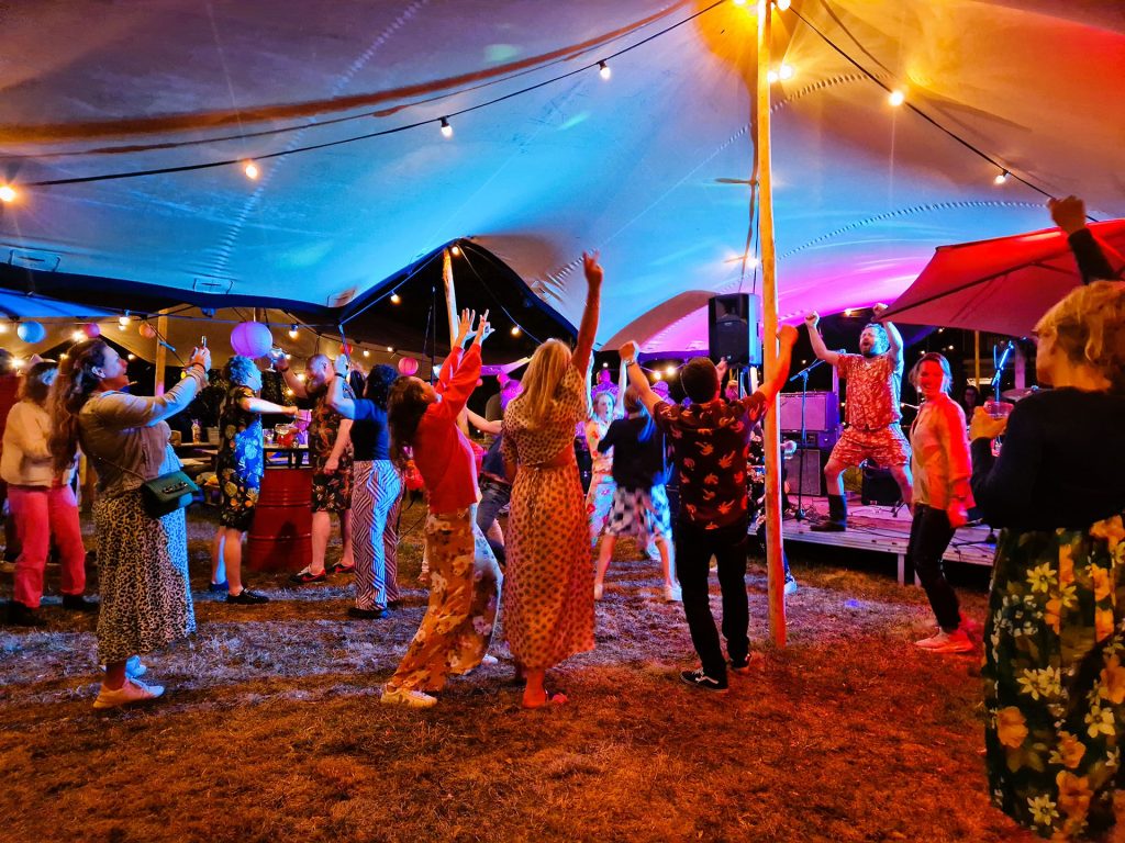 Nr 19 van foto-slide onderaan pagina